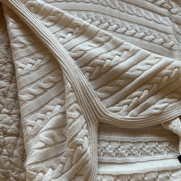 Ralph Lauren Silky feeling cowl neck sweater medium - Picture 8 of 8